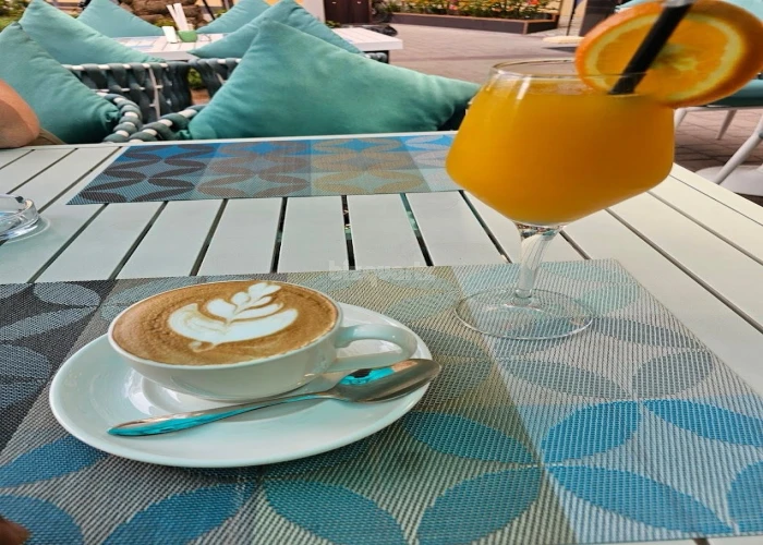 HIGHLY Profitable coffee shop restaurant Dubai Marina